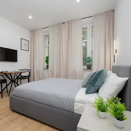 Apartment Klimatyzowane Typu Blisko Centrum I Starego Browaru By Renters